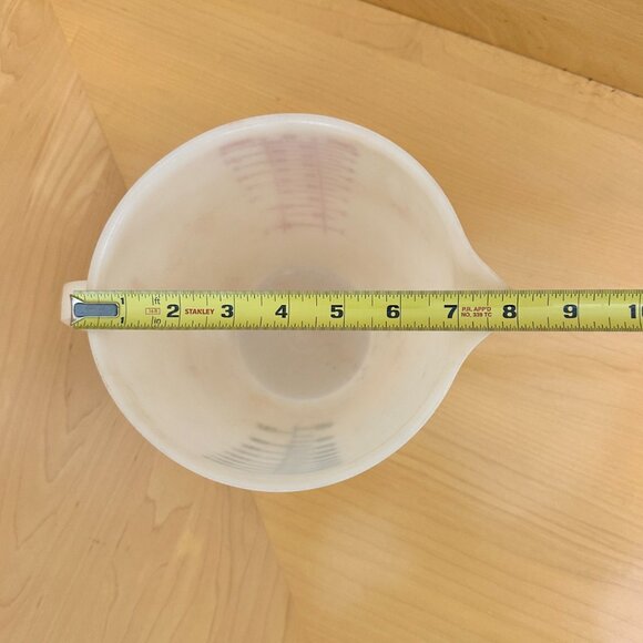 vintage Tupperware measuring cup, also known as a Mix-N-Store Batter Bowl - Picture 2 of 5